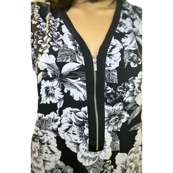 (5 for $25) Sleeveless Zip Front Floral Blouse in Black & White S - Picture 6 of 8